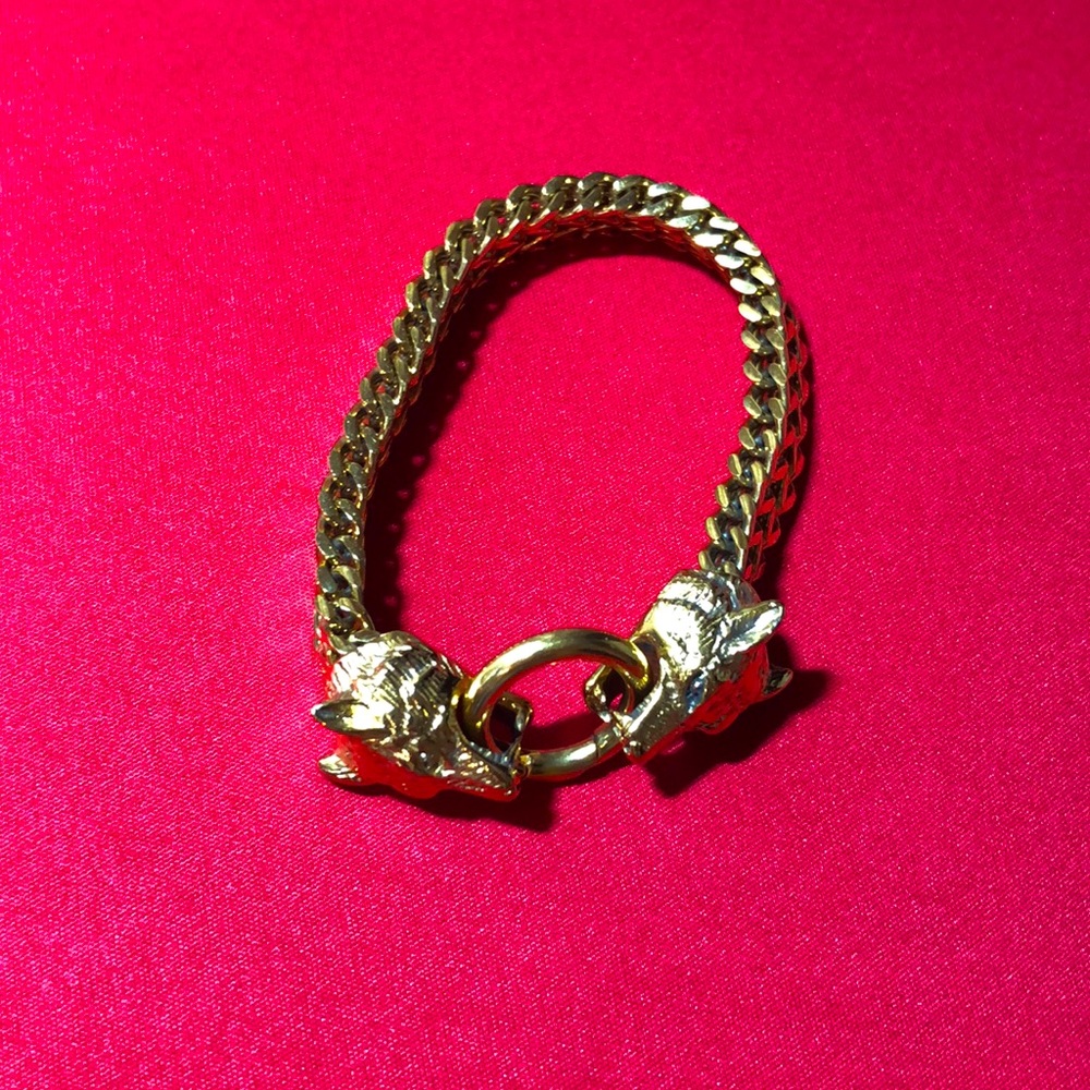 Gold double wolf head bracelet